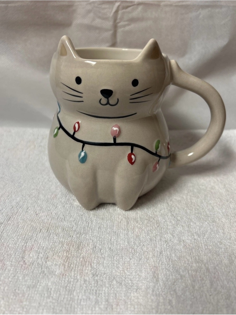 Wondershop Cream Cat Mug with Multicolor String Lights